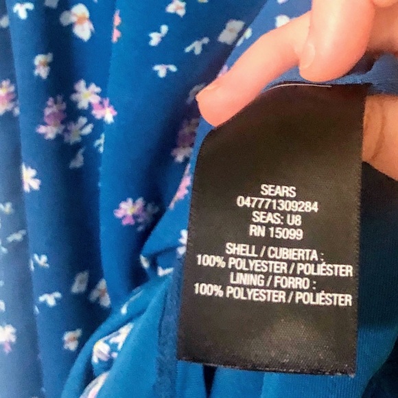 Cold-Shoulder Floral Dress 🌸💙 - Picture 12 of 13